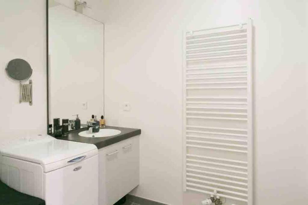 شقة Cozy & Quiet Getaway Just 300M From Paris With Free Private Parking جنتيلي المظهر الخارجي الصورة
