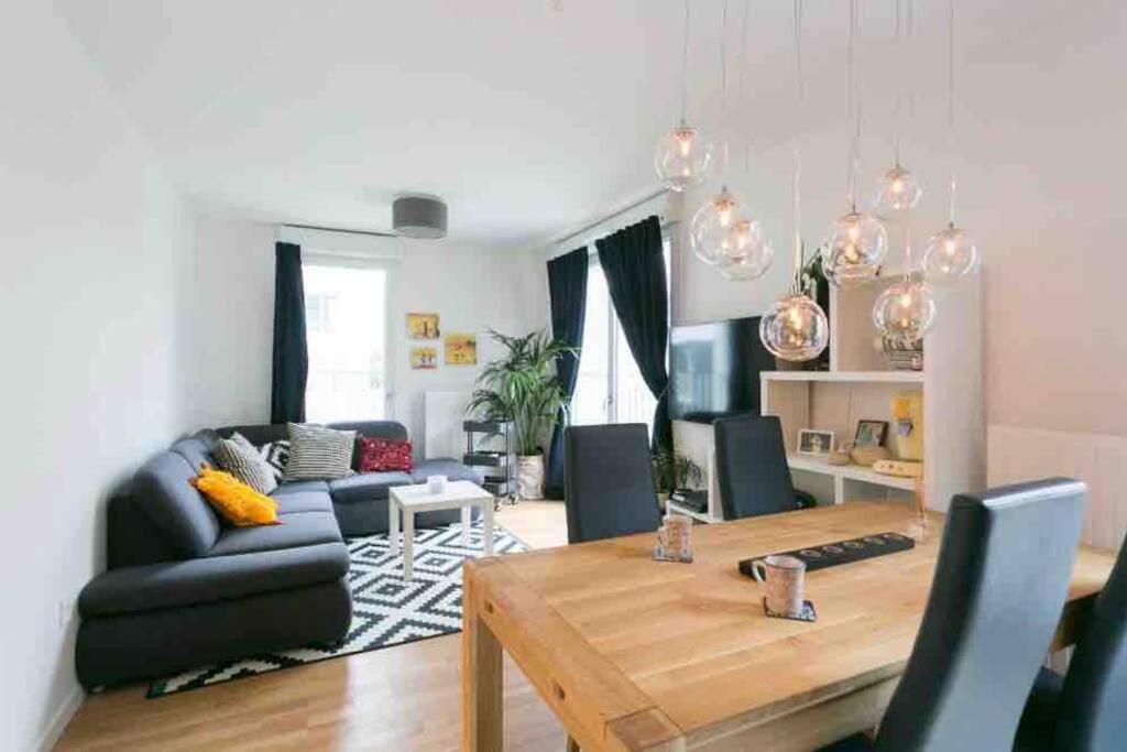 شقة Cozy & Quiet Getaway Just 300M From Paris With Free Private Parking جنتيلي المظهر الخارجي الصورة